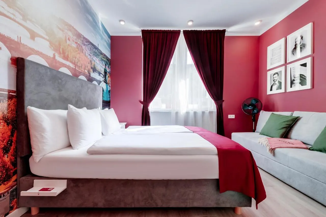 Revelton Studios Prag Apart Otel